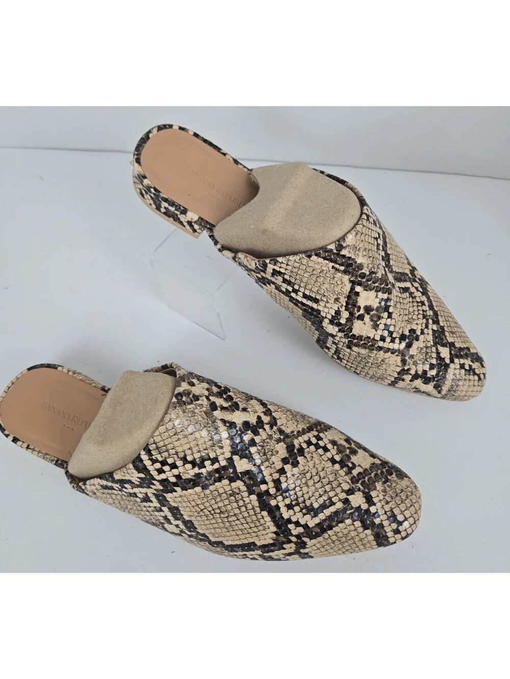 Banana Republic Gray Leather Snake Print Slide Flats Mules Almond Toe US 6